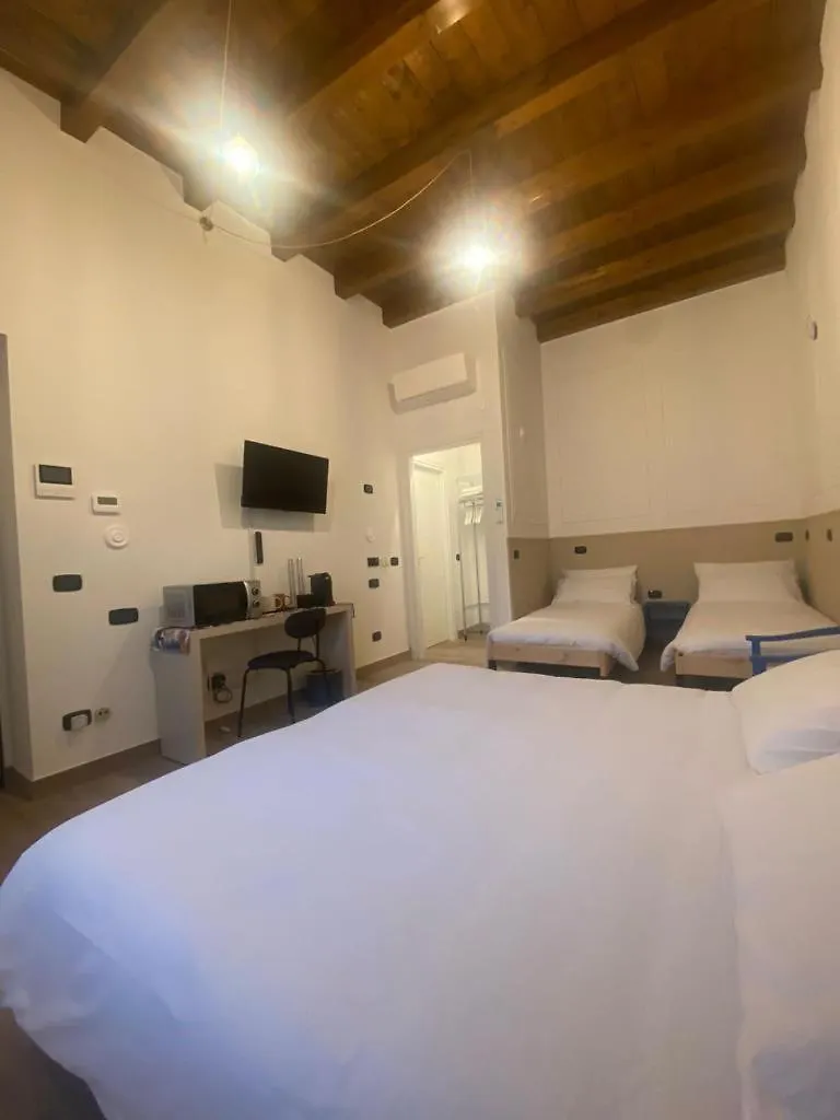 Guest house Center'S Rooms Garlasco City Haven Italy